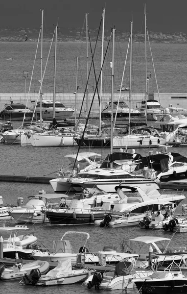 Mittelmeer, Marina di ragusa, Italien — Stockfoto