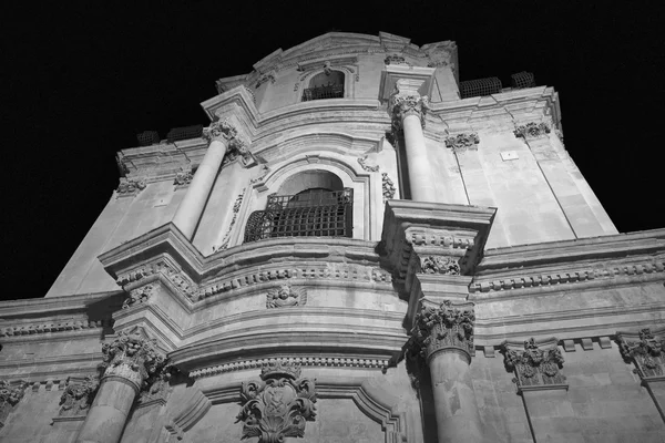 Igreja de São Miguel fachada barroca — Fotografia de Stock