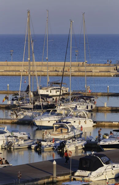 Mediterranean sea, Marina di Ragusa, Italy — Stock Photo, Image