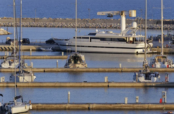 Středozemní moře, Marina di Ragusa, Itálie — Stock fotografie