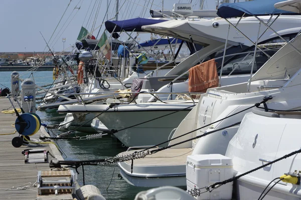 Segelboote in der Marina — Stockfoto