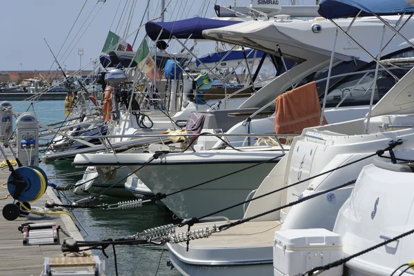 Sailing boats in the marina — Stock Photo, Image