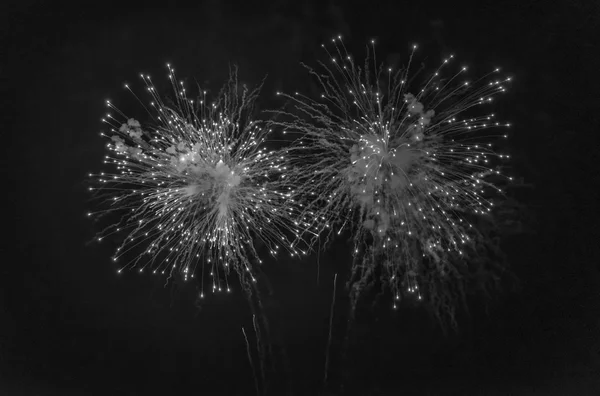 Fogos de artifício na praia na Itália — Fotografia de Stock