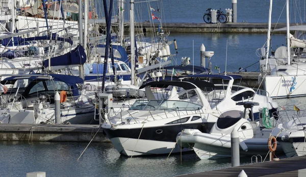 Luxury yachts in the marina — Stock Photo, Image