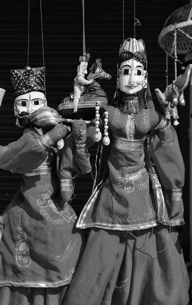 Indian wooden puppets for sale in a local market — Stock Photo, Image