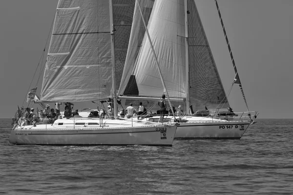 Segelbåtar race i Medelhavet — Stockfoto