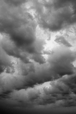 İtalya, Sicilya, Akdeniz, Sicilya Kanalı 'nda kışın fırtına bulutları