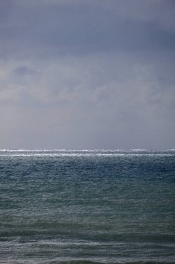 İtalya, Sicilya, Akdeniz, Sicilya Kanalı 'nda kışın fırtına bulutları