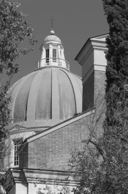İtalya, Roma, Garbatella, eski bir kilise kubbesi manzarası