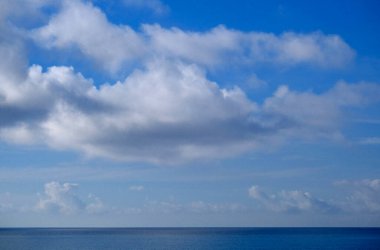 İtalya, Sicilya, Akdeniz, Sicilya Kanalı 'nda kışın fırtına bulutları