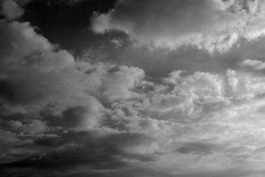 İtalya, Sicilya, Akdeniz, Sicilya Kanalı 'nda kışın fırtına bulutları