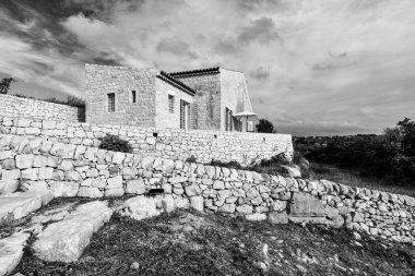 İtalya, Sicilya, kırsal (Ragusa eyaletinde), tipik taş Sicilya evi