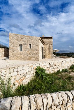 İtalya, Sicilya; tipik el yapımı Sicilya dış taş dış cephesi kırsal bir ev
