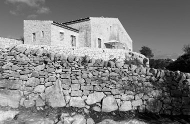 İtalya, Sicilya; tipik el yapımı Sicilya dış taş dış cephesi kırsal bir ev