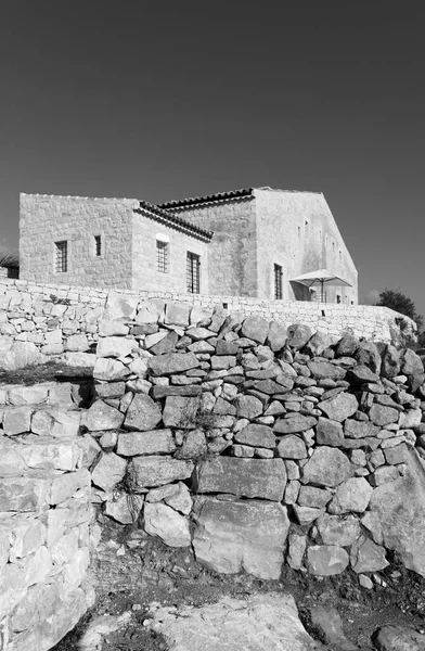 İtalya, Sicilya; tipik el yapımı Sicilya dış taş dış cephesi kırsal bir ev