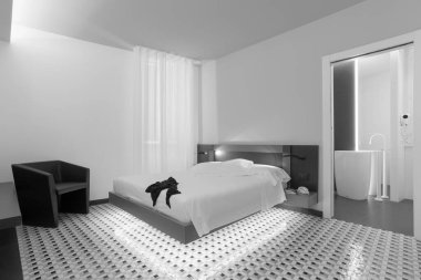 İtalya, Sicilya, Donnalucata (Ragusa Eyaleti); 11 Eylül 2014, Hotel 'in yatak odası - EDITORIAL