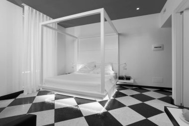 İtalya, Sicilya, Donnalucata (Ragusa Eyaleti); 11 Eylül 2014, Hotel 'in yatak odası - EDITORIAL