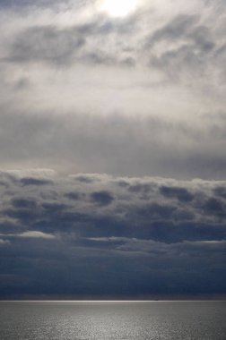 İtalya, Sicilya, Akdeniz, Sicilya Kanalı 'nda kışın bulutlar