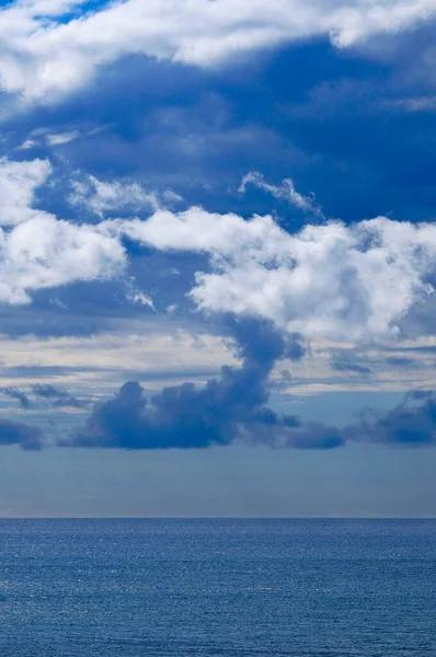 İtalya, Sicilya, Akdeniz, Sicilya Kanalı 'nda kışın bulutlar