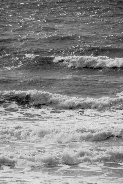 İtalya, Sicilya Kanalı, kışın sert Akdeniz