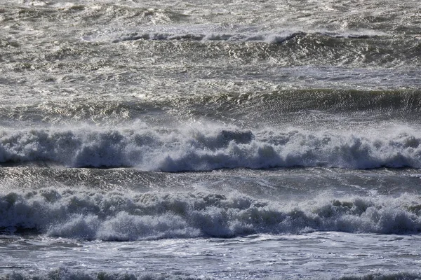 İtalya, Sicilya Kanalı, kışın sert Akdeniz