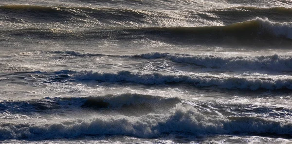 İtalya, Sicilya Kanalı, kışın sert Akdeniz