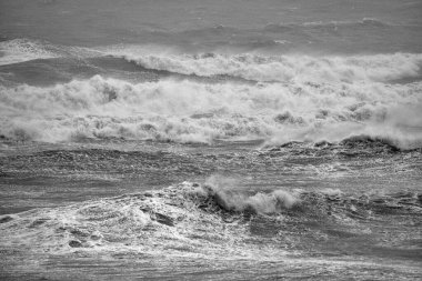 İtalya, Sicilya Kanalı, kışın sert Akdeniz