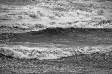 İtalya, Sicilya Kanalı, kışın sert Akdeniz