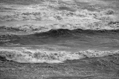 İtalya, Sicilya Kanalı, kışın sert Akdeniz