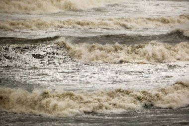 İtalya, Sicilya Kanalı, kışın sert Akdeniz