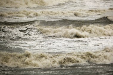 İtalya, Sicilya Kanalı, kışın sert Akdeniz