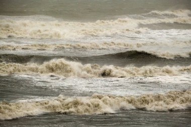 İtalya, Sicilya Kanalı, kışın sert Akdeniz