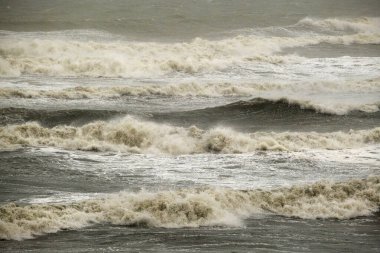 İtalya, Sicilya Kanalı, kışın sert Akdeniz