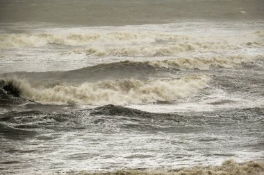 İtalya, Sicilya Kanalı, kışın sert Akdeniz