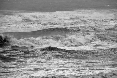İtalya, Sicilya Kanalı, kışın sert Akdeniz