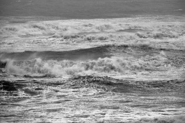 İtalya, Sicilya Kanalı, kışın sert Akdeniz