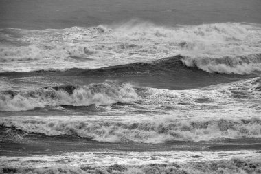 İtalya, Sicilya Kanalı, kışın sert Akdeniz