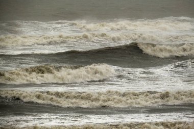 İtalya, Sicilya Kanalı, kışın sert Akdeniz