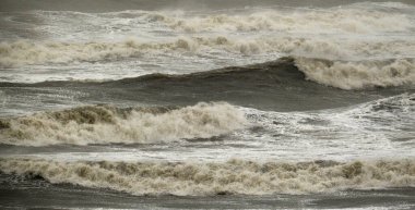 İtalya, Sicilya Kanalı, kışın sert Akdeniz