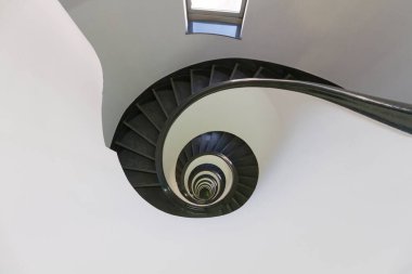 İtalya, Roma; özel bir binada spiral merdiven