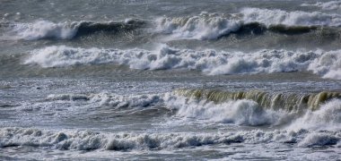 İtalya, Sicilya Kanalı, kışın sert Akdeniz