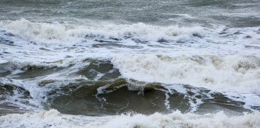 İtalya, Sicilya Kanalı, kışın sert Akdeniz