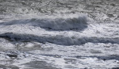 İtalya, Sicilya Kanalı, kışın sert Akdeniz