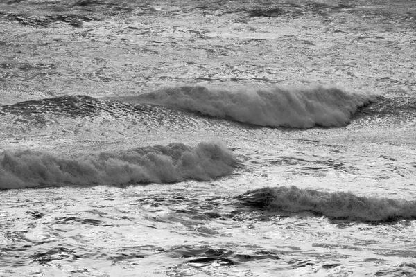 İtalya, Sicilya Kanalı, kışın sert Akdeniz