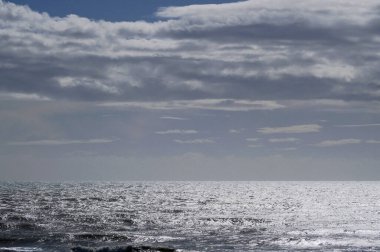 İtalya, Sicilya, Akdeniz, Sicilya Kanalı 'nda kışın bulutlar