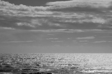 İtalya, Sicilya, Akdeniz, Sicilya Kanalı 'nda kışın bulutlar