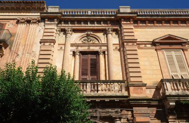 İtalya, Sicilya, Ragusa İbla, barok bina cephesi