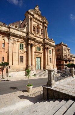 İtalya, Sicilya, Ragusa; Barok kilise cephesi
