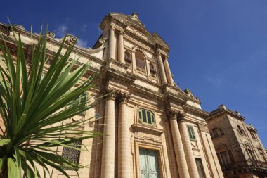 İtalya, Sicilya, Ragusa; Barok kilise cephesi