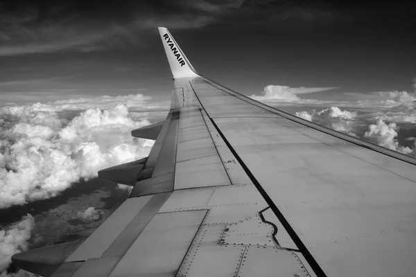 Italy; 30 september 2015, flying airplane wing - EDITORIAL — Stock Photo, Image